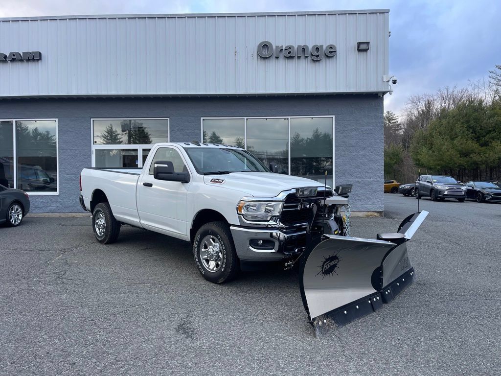 Used 2024 RAM 2500 Tradesman w/ Chrome Appearance Group AWD/4WD image 9