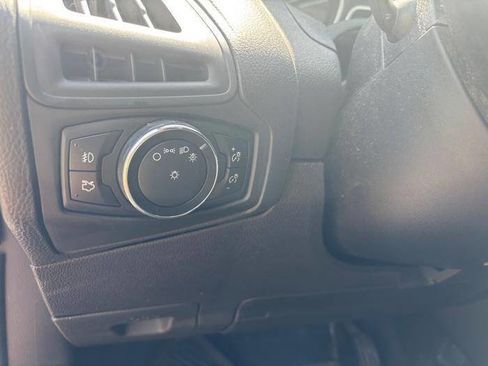 Used 2014 Ford Focus SE w/ Equipment Group 201A FWD image 36