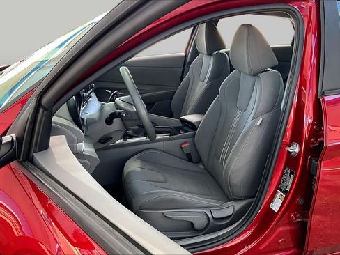 Used 2023 Hyundai Elantra SEL w/ Winter Weather Package FWD image 8