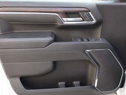 Used 2024 GMC Sierra 1500 SLT image 7