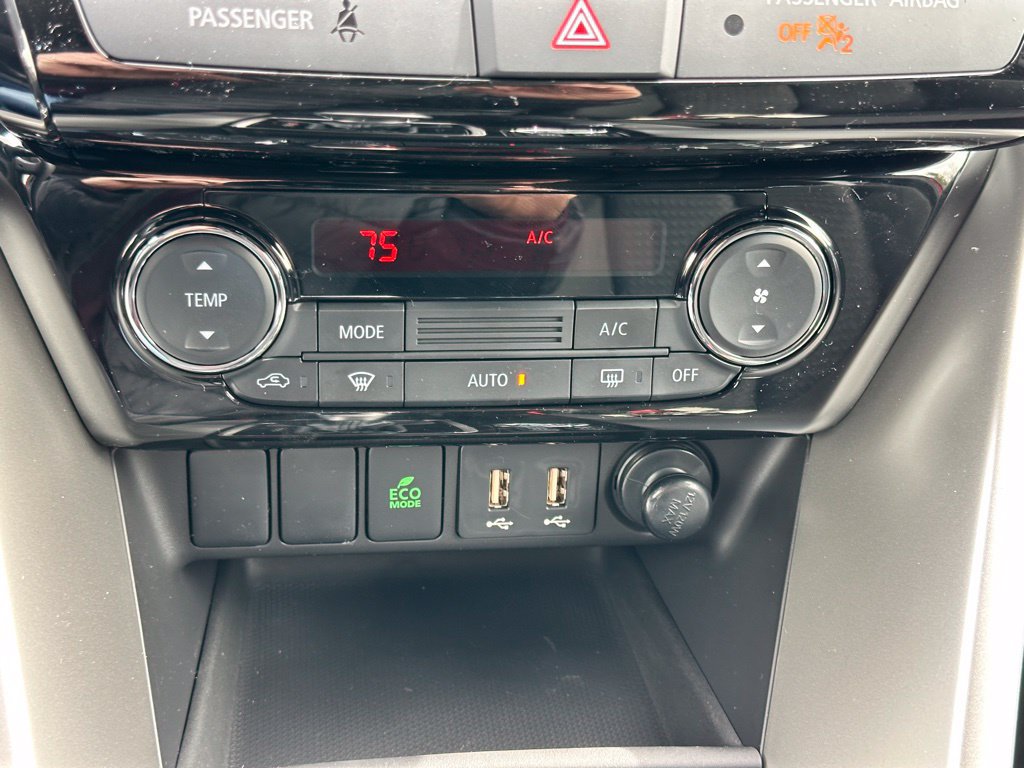 Used 2025 Mitsubishi Eclipse Cross AWD image 18