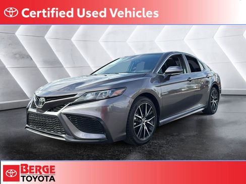 Used 2023 Toyota Camry SE image 1