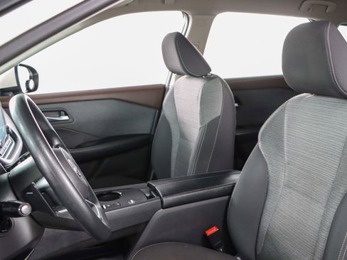 Used 2023 Nissan Rogue SV image 23