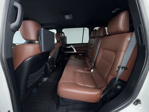 Used 2016 Toyota Land Cruiser AWD/4WD image 13