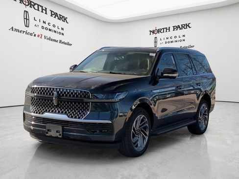 New 2026 Lincoln Navigator Premiere AWD/4WD image 7