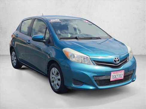 Used 2014 Toyota Yaris LE FWD image 3