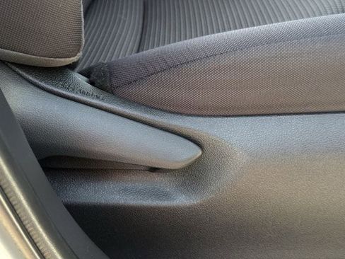 Used 2023 Toyota Highlander LE image 30