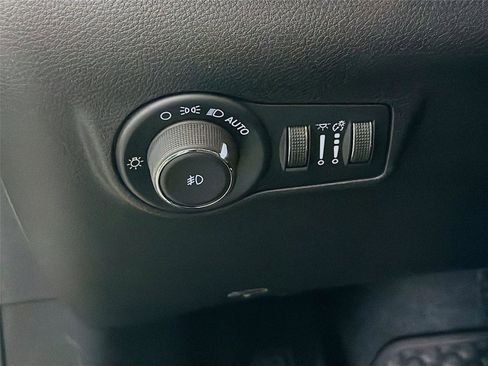 Used 2024 Jeep Compass Trailhawk w/ Trailhawk Convenience Group AWD/4WD image 10