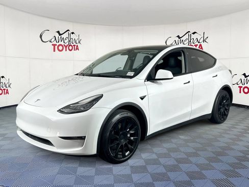 Used 2022 Tesla Model Y Long Range AWD/4WD image 2