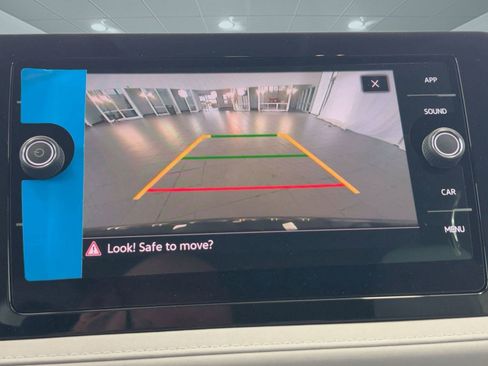 New 2026 Volkswagen Taos SE image 24