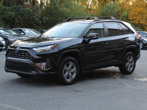 Used 2023 Toyota RAV4 XLE image 3