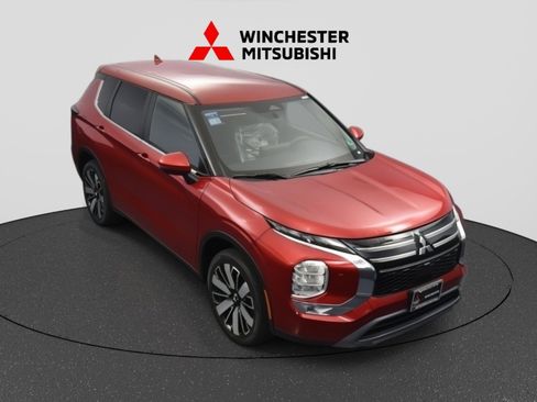New 2025 Mitsubishi Outlander SE image 34