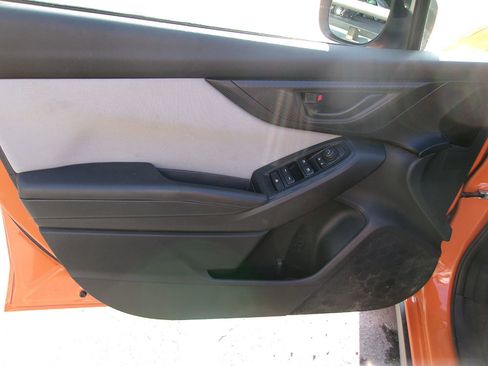 Used 2019 Subaru Crosstrek 2.0i Premium w/ Moonroof Package image 13