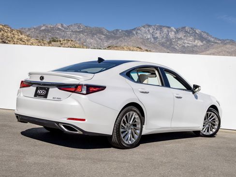 Used 2022 Lexus ES 350 w/ Accessory Package 2 FWD image 13
