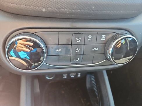 Used 2023 Chevrolet TrailBlazer LS FWD image 17