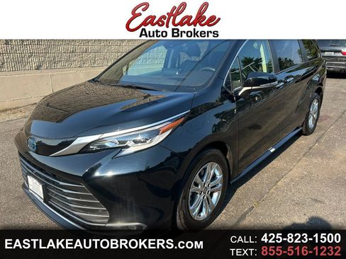 Used 2023 Toyota Sienna Platinum AWD/4WD image 1