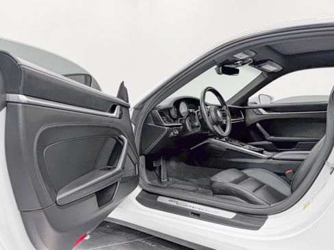 Used 2020 Porsche 911 Carrera 4S AWD/4WD image 23