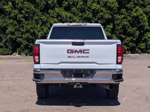 Used 2022 GMC Sierra 2500 Pro w/ Convenience Package image 4
