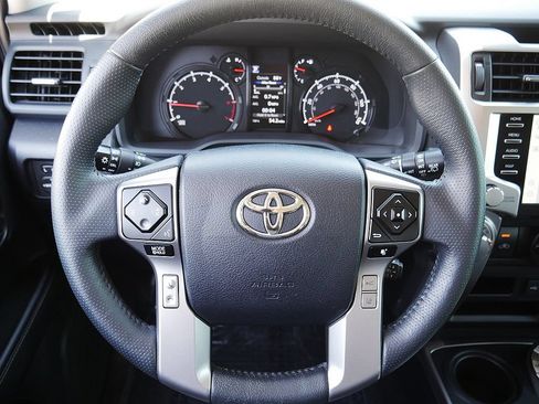 Used 2020 Toyota 4Runner SR5 Premium w/ Moonroof Package AWD/4WD image 18