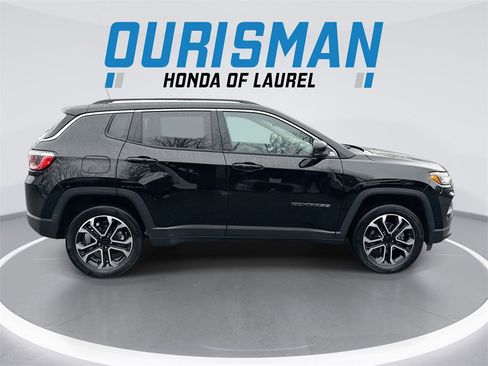 Used 2022 Jeep Compass Limited image 9