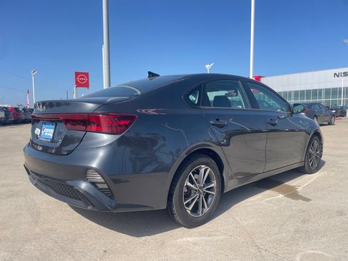 Used 2024 Kia Forte LXS w/ LXS Technology Package FWD image 5