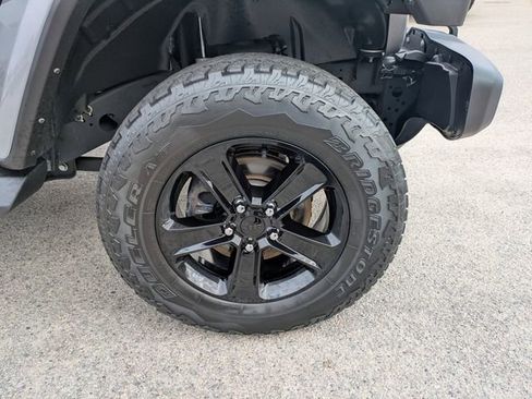 Used 2021 Jeep Wrangler Unlimited Sahara image 12