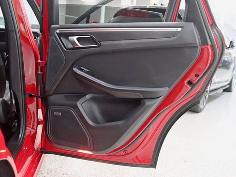 Used 2018 Porsche Macan GTS image 36