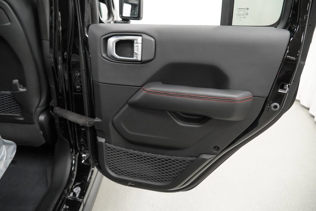 New 2027 Jeep Wrangler Unlimited Rubicon AWD/4WD image 34