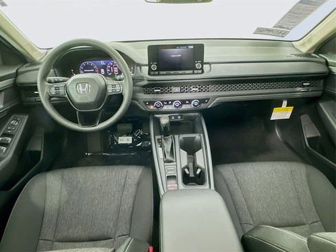 Certified 2025 Honda Accord SE image 31