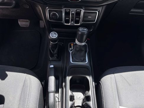 Used 2018 Jeep Wrangler Unlimited Sport S AWD/4WD image 21