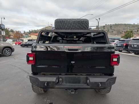 Used 2020 Jeep Gladiator Overland image 15