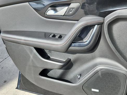 Used 2025 Chevrolet Blazer RS image 6