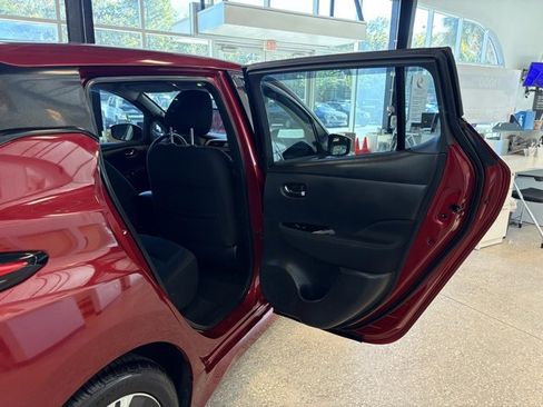 Used 2019 Nissan Leaf SV w/ SV Technology Package image 20