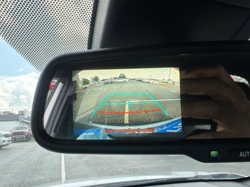 Used 2018 Toyota C-HR XLE FWD image 29