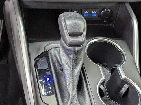 Used 2022 Toyota Highlander L image 17