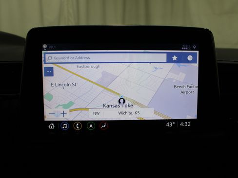 Used 2021 Chevrolet Tahoe Premier w/ Premium Package image 21