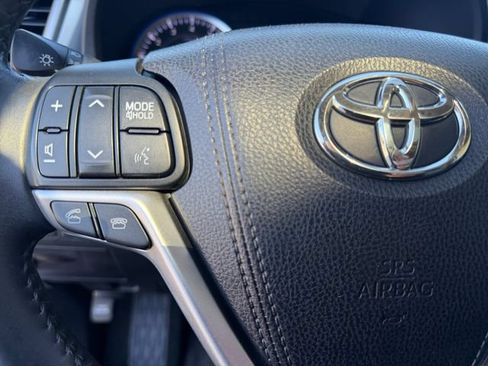 Used 2016 Toyota Highlander Limited FWD image 19