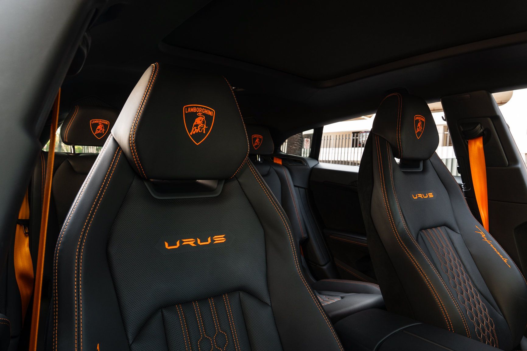Used 2024 Lamborghini Urus Performante AWD/4WD image 59