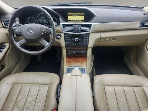 Used 2011 Mercedes-Benz E 550 Sedan image 12