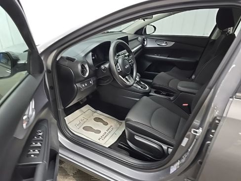 Used 2024 Kia Forte LXS w/ LXS Technology Package FWD image 28