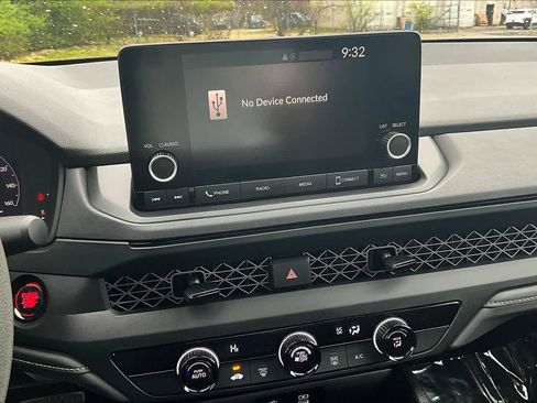 Used 2025 Honda Accord LX image 9