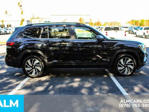 Used 2025 Volkswagen Atlas SE image 9