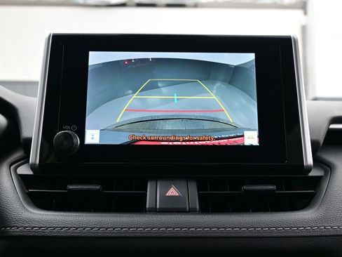 Used 2024 Toyota RAV4 XLE image 18