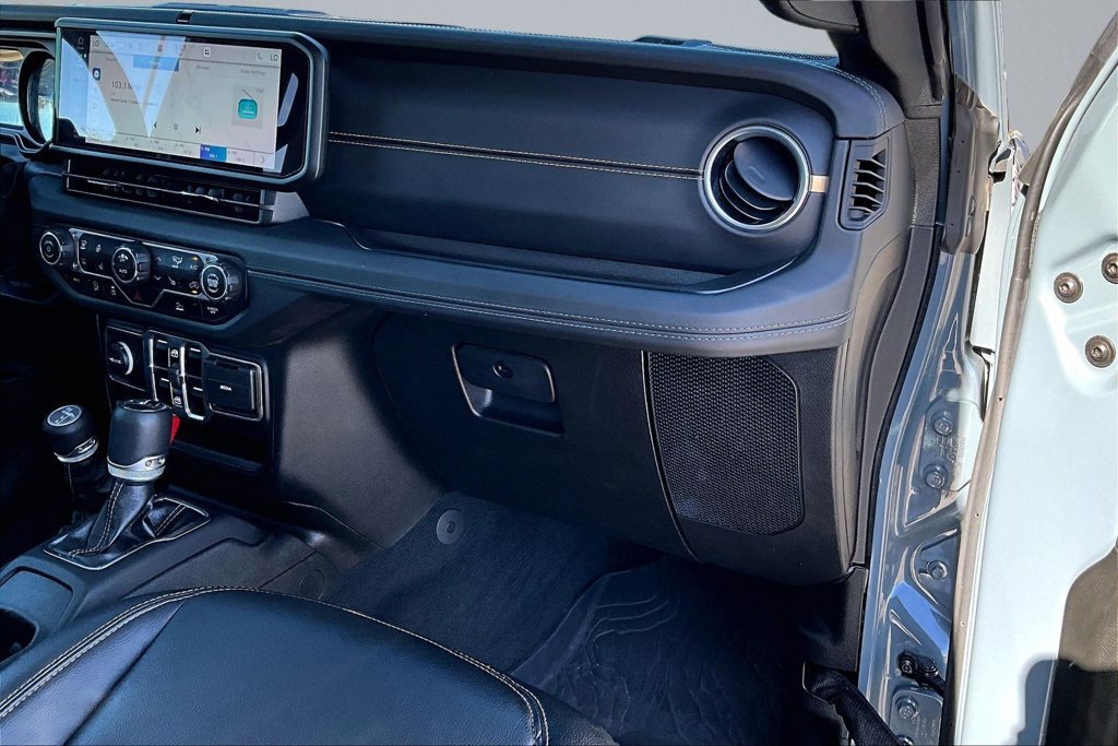Used 2025 Jeep Gladiator Sport AWD/4WD image 14