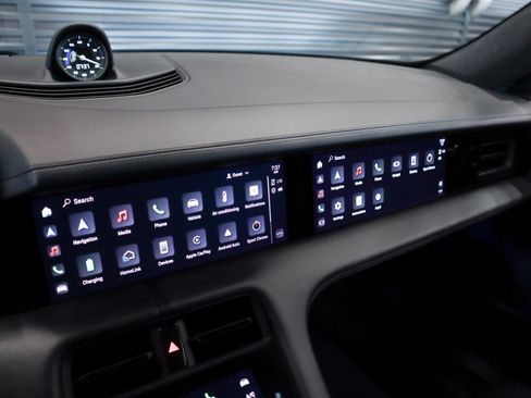 Used 2021 Porsche Taycan Turbo image 25