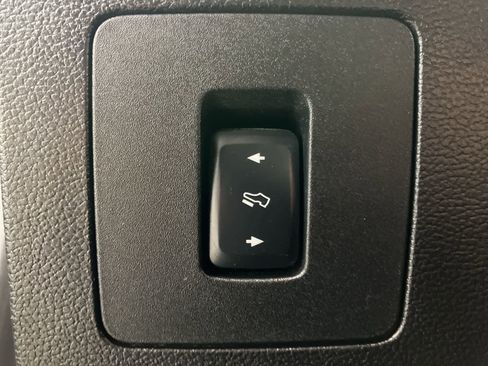 Used 2017 Ford F150 XLT w/ Equipment Group 302A Luxury image 15