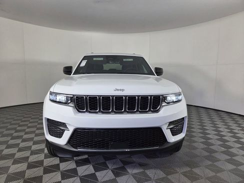 New 2025 Jeep Grand Cherokee Laredo w/ MOPAR Finishing Package image 9