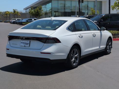 Used 2023 Honda Accord EX image 10