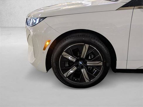 New 2026 BMW iX xDrive45 image 10