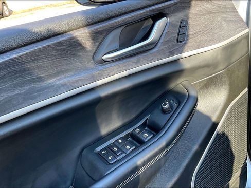 Used 2021 Jeep Grand Cherokee L Limited image 31